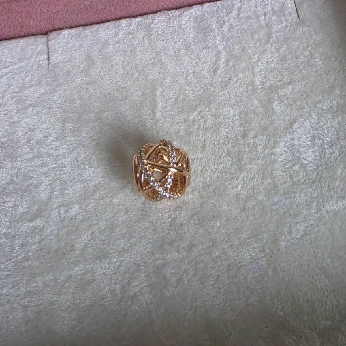 Pandora sparkling polished lines charm rose gold - Image 1