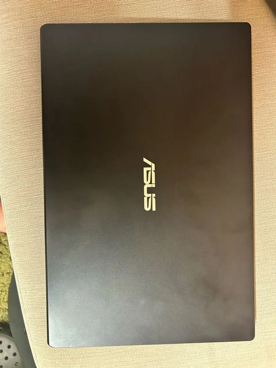 laptop - Image 1