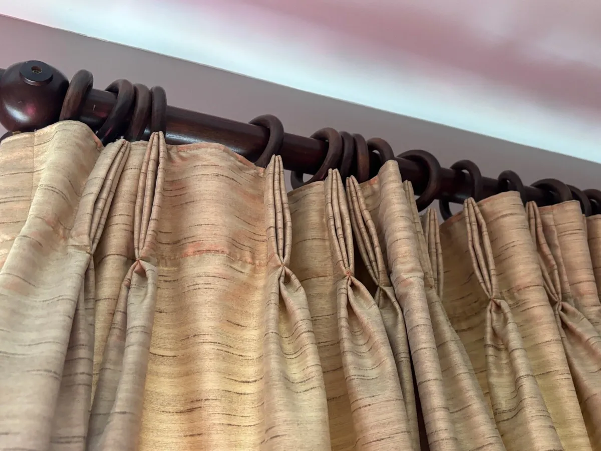 Curtains - Image 3