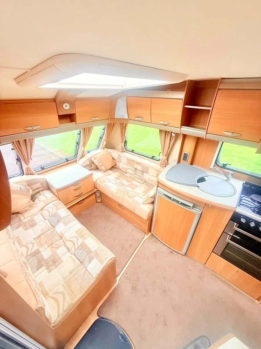 Swift Challenger 4/5 berth Caravan - Image 4