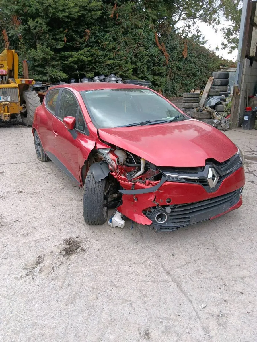Breaking Renault Clio 2016 petrol - Image 2