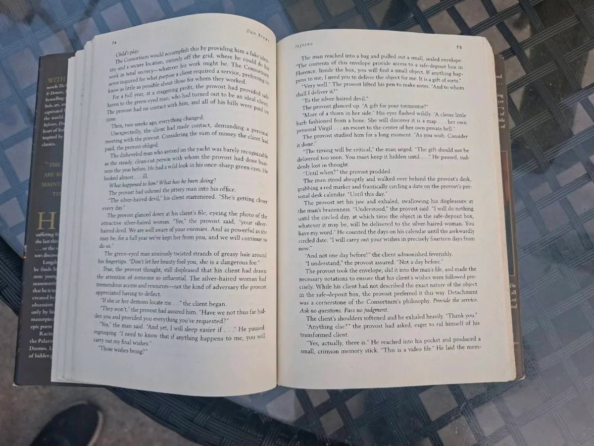 Dan Brown First Edition (first printing) Hardback - Image 4