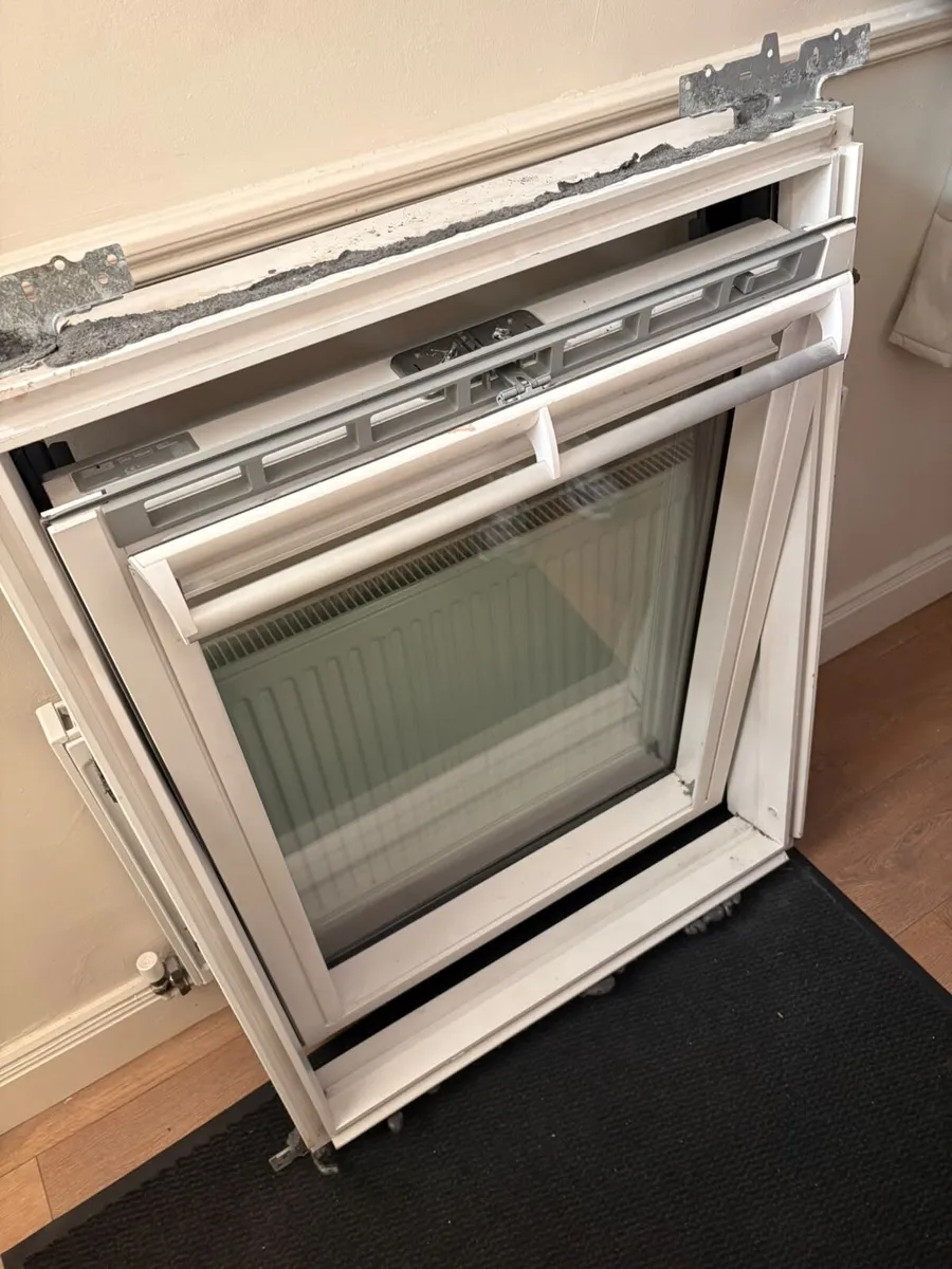 Velux Centre Pivot Roof Window - Image 3