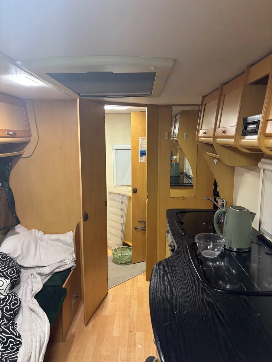 Caravan - Image 3