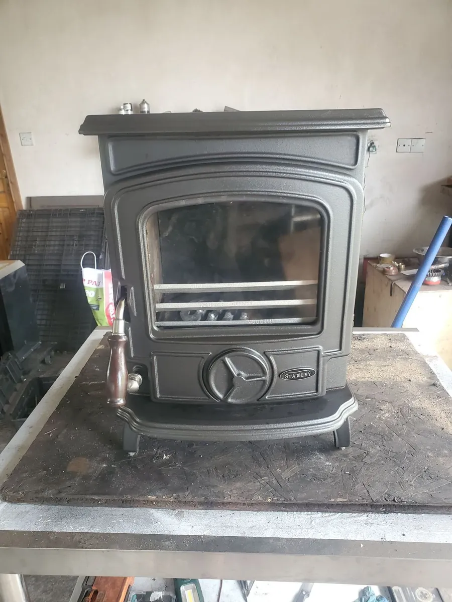 Stanley Oisin solid fuel stove as new - Image 1
