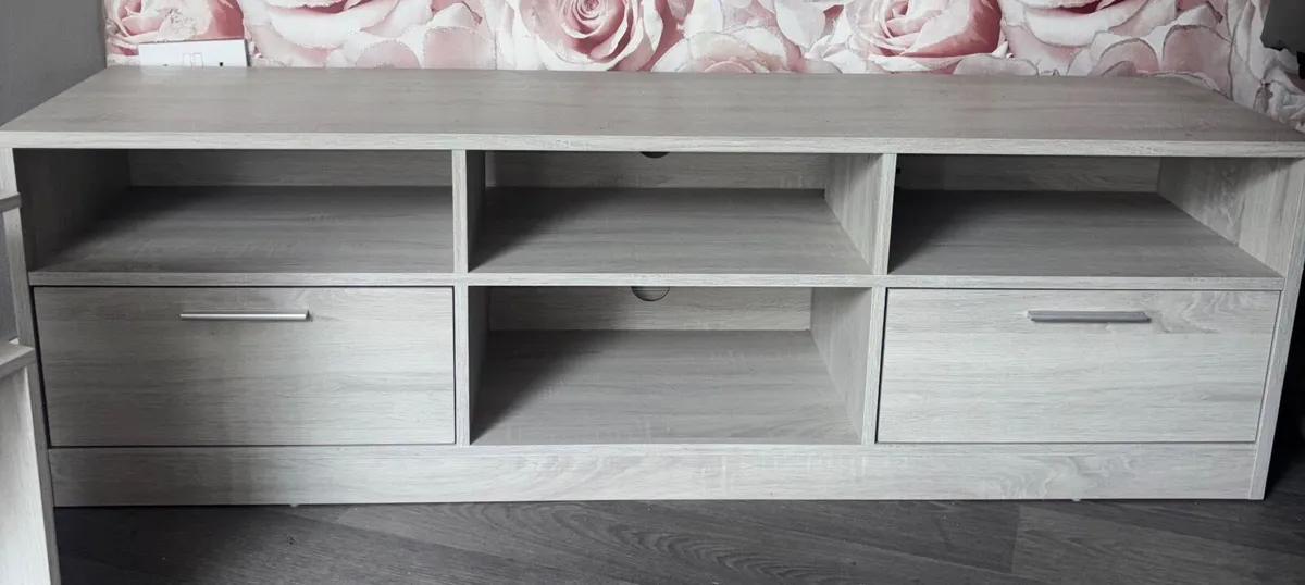 Tv unit and side tables - Image 1