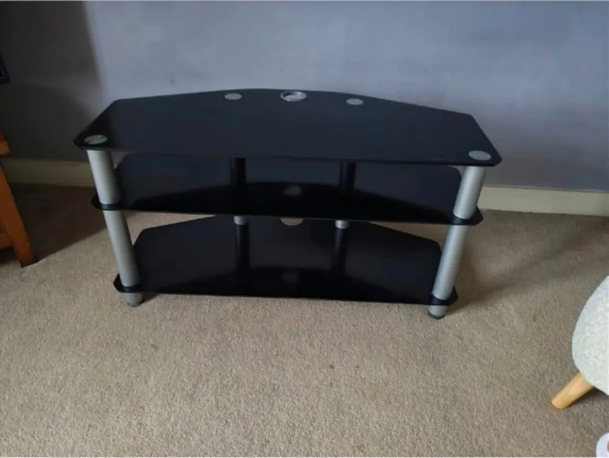 Free TV stand - Image 2