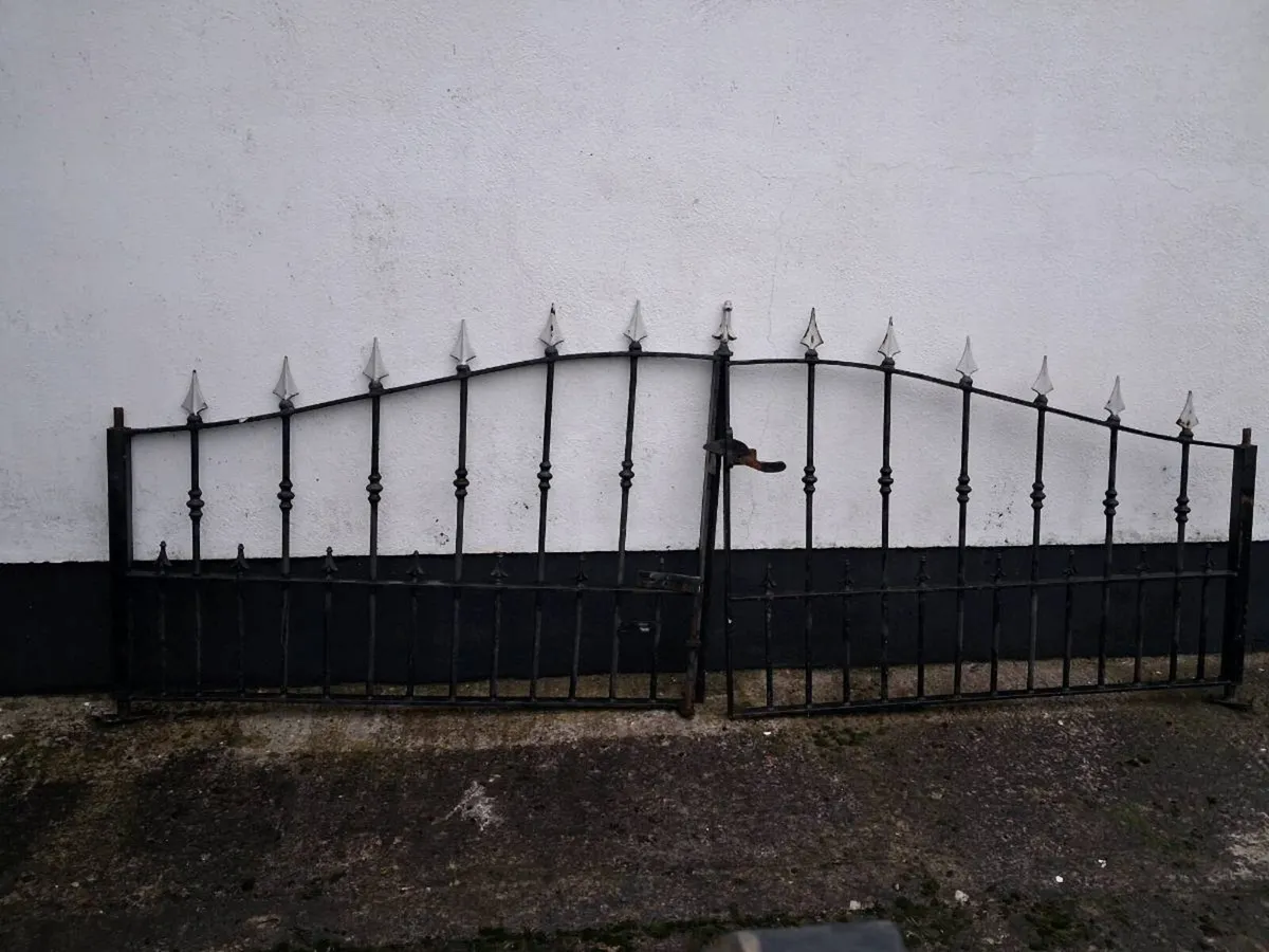 Gates - Image 1