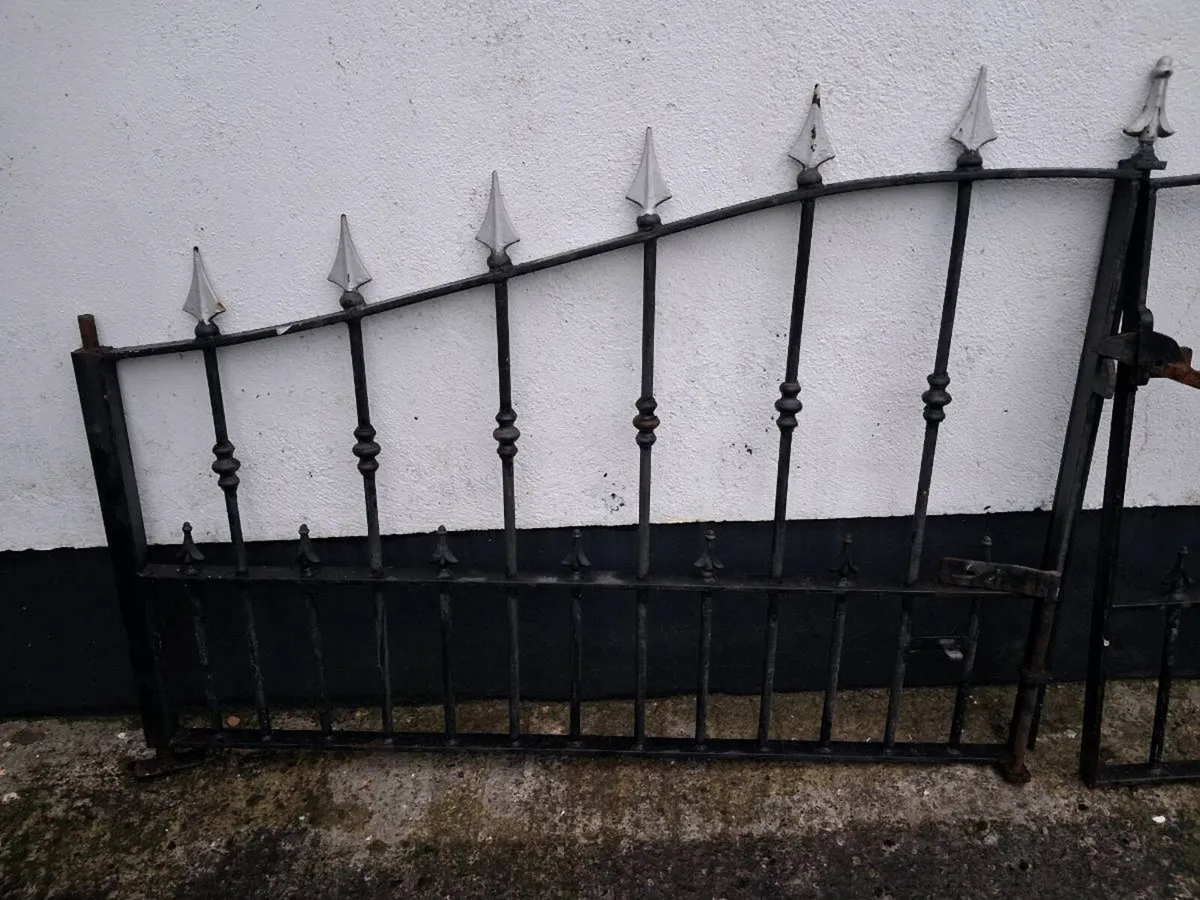 Gates - Image 2