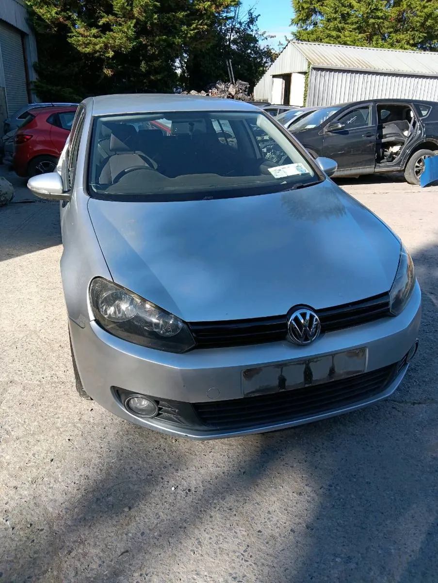 Breaking VW golf 2010 1.6tdi cay - Image 1