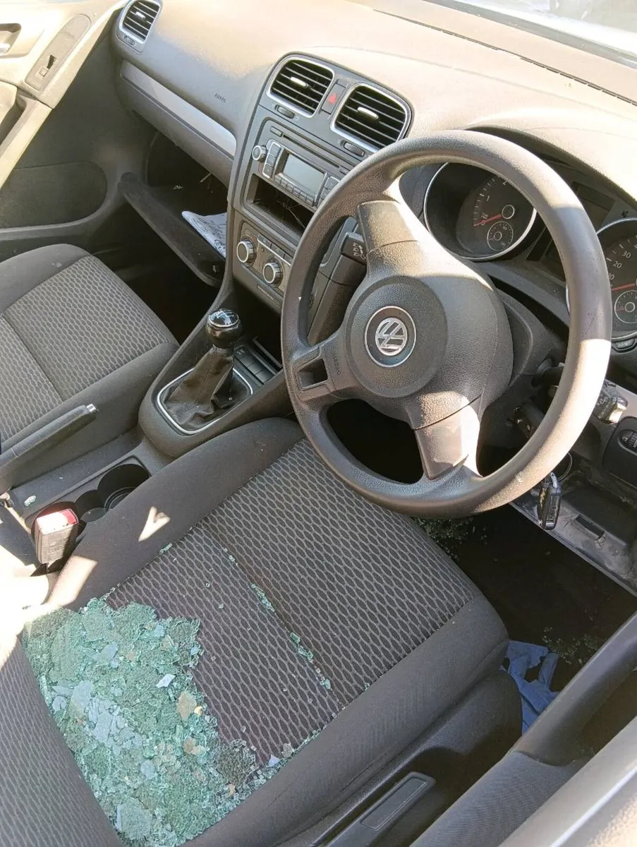 Breaking VW golf 2010 1.6tdi cay - Image 3