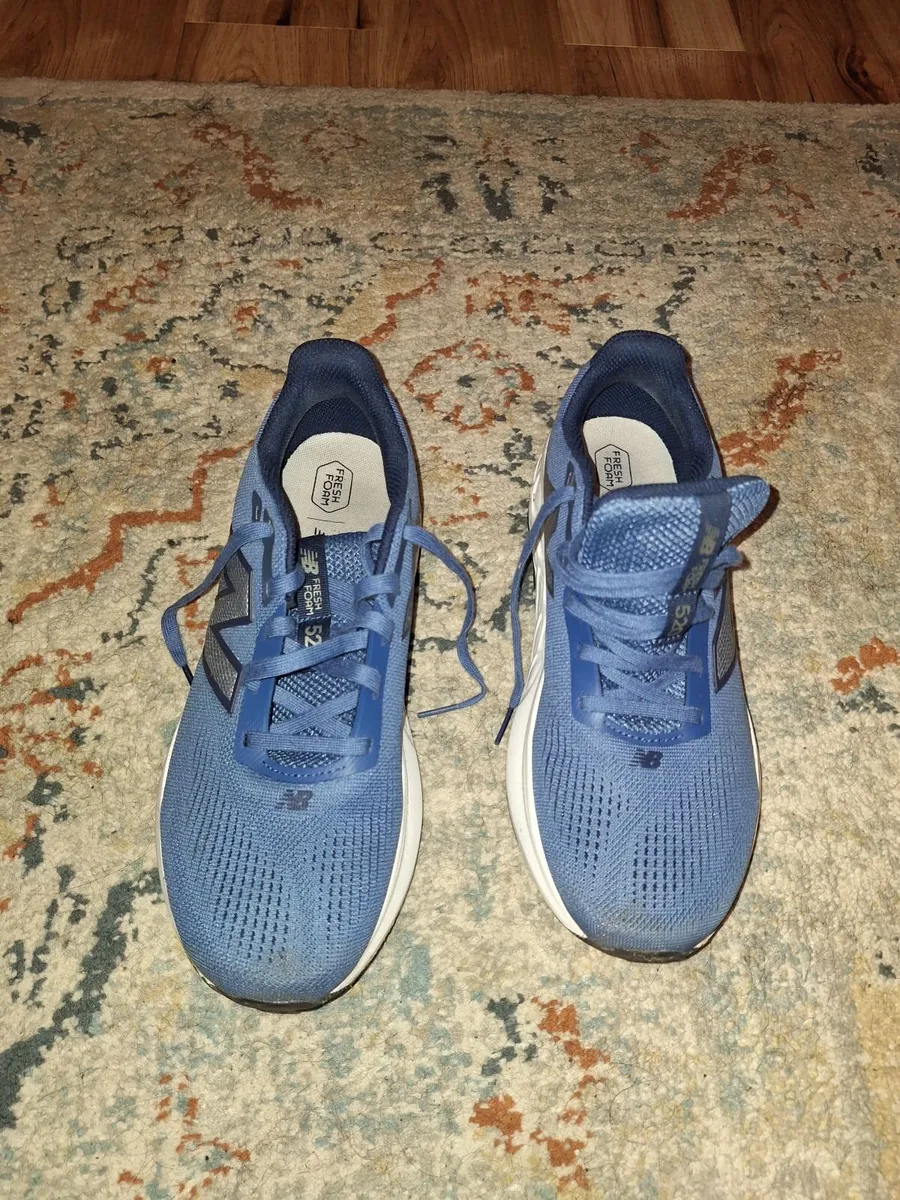 Pair of Runners - Image 2