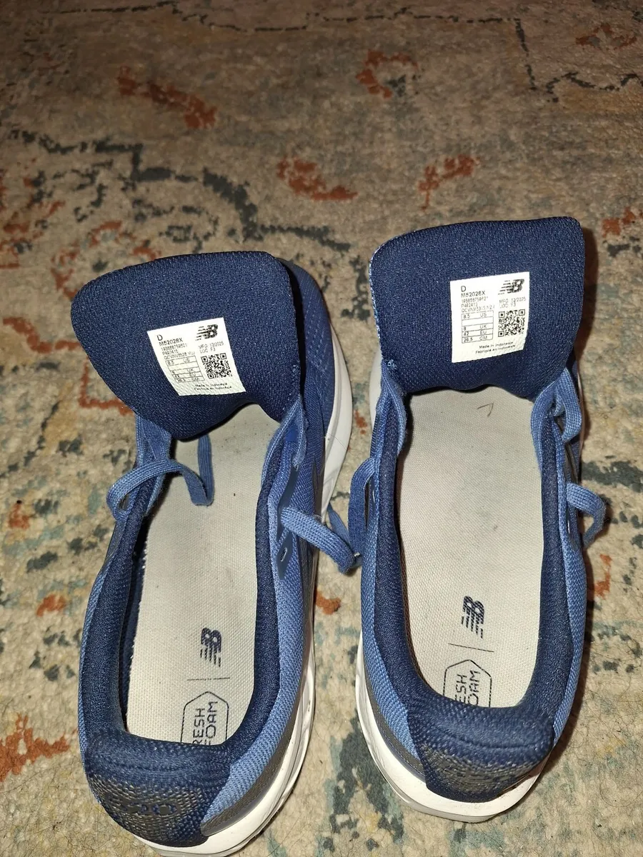 Pair of Runners - Image 3