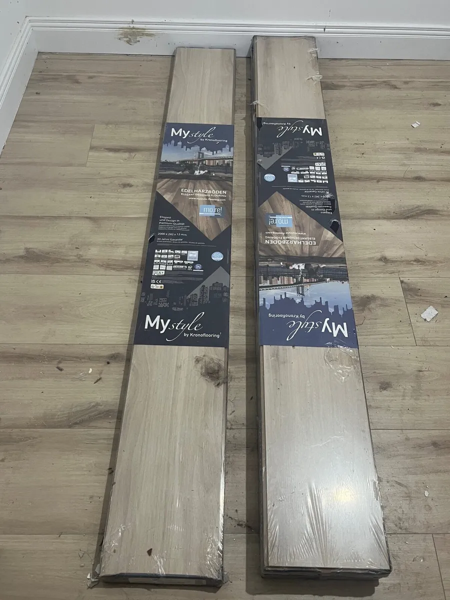 Laminate flooring - Image 1