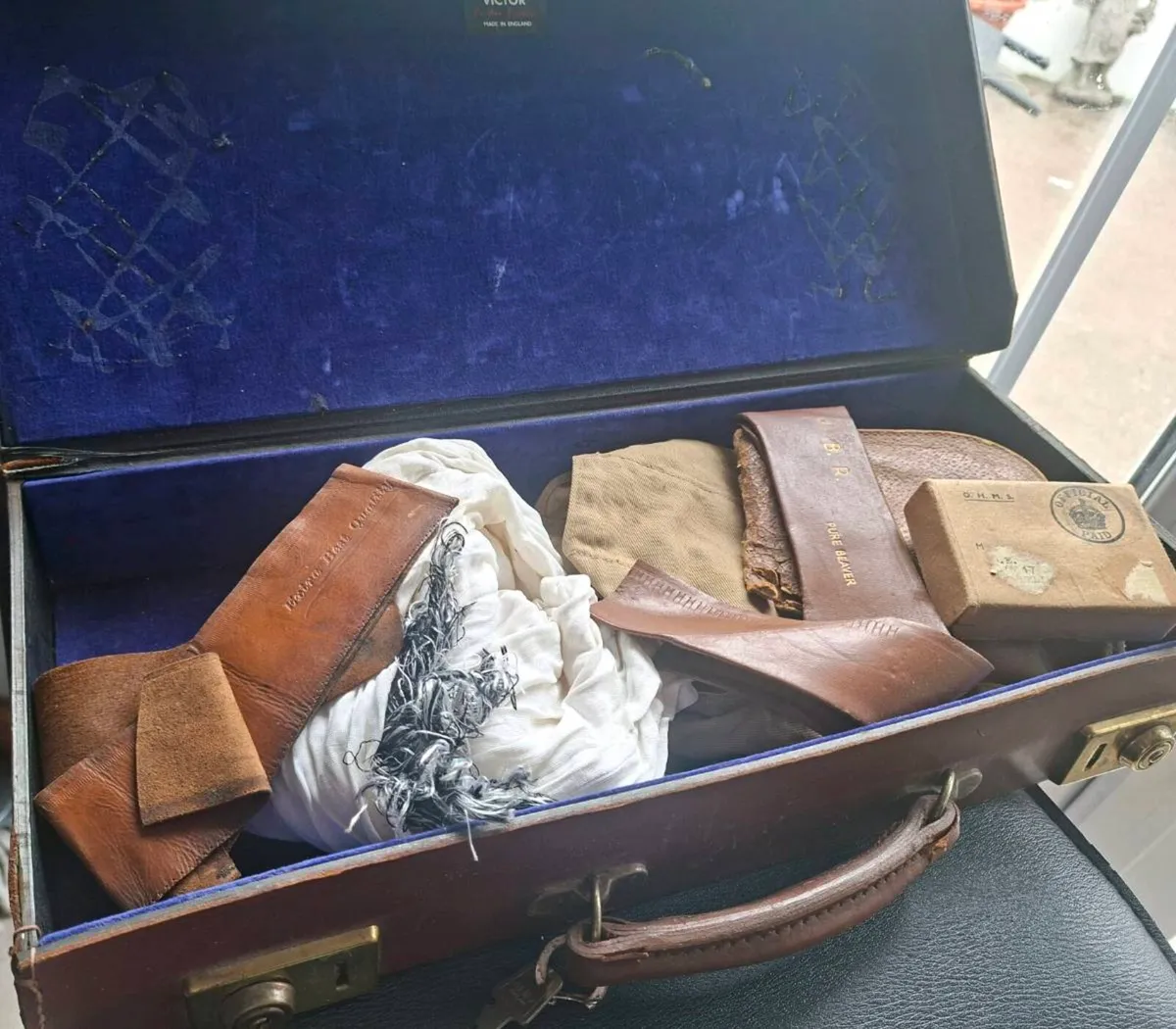 Vintage 1930's Military Brown Leather Victor Case - Image 2