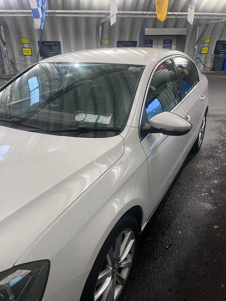 Volkswagen Passat - Image 3