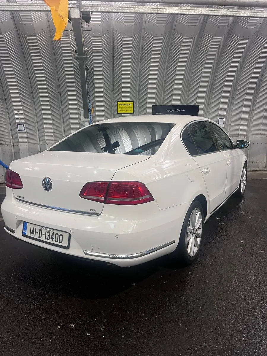 Volkswagen Passat - Image 4