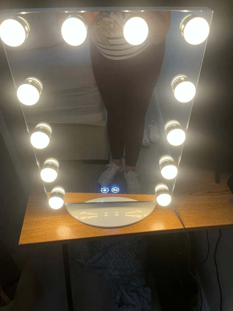 Bluetooth Makeup Mirror - Image 2