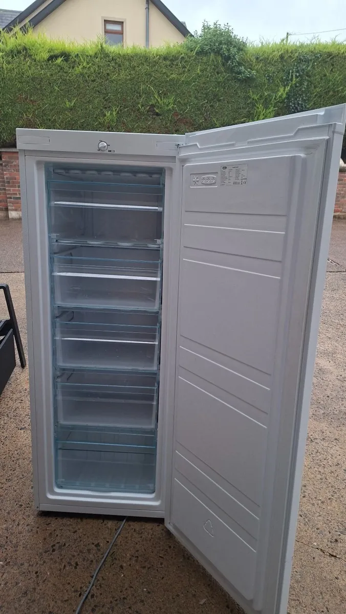 Fridge and freezer - Image 4
