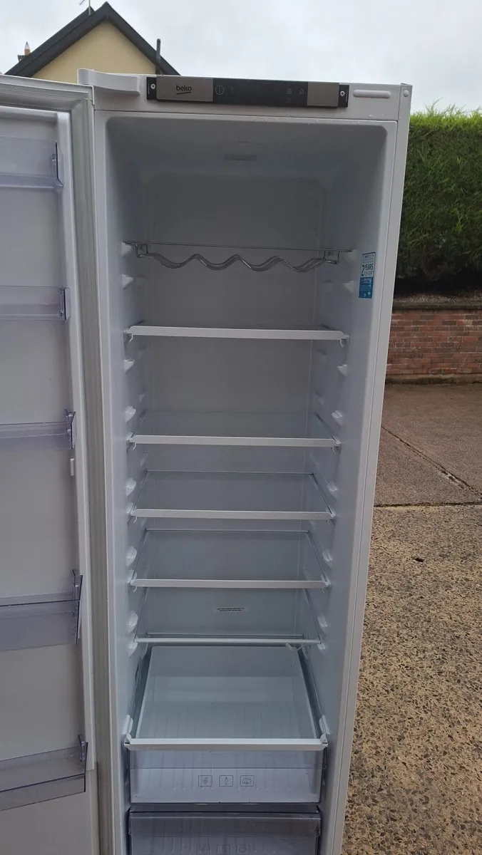 Fridge and freezer - Image 2
