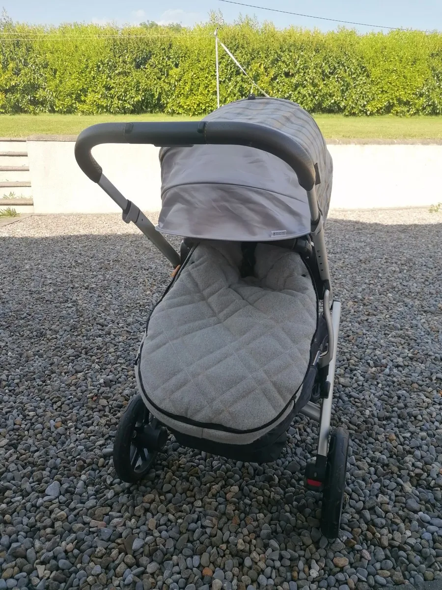 UPPABABY -FULL TRAVEL SYSTEM WITH CAR SEAT - Image 2