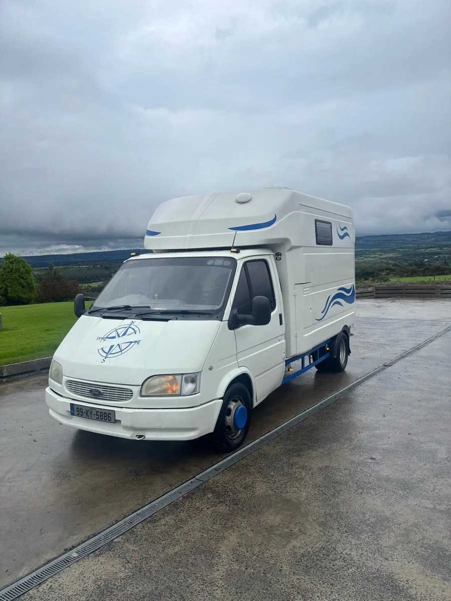 Camper - Image 2