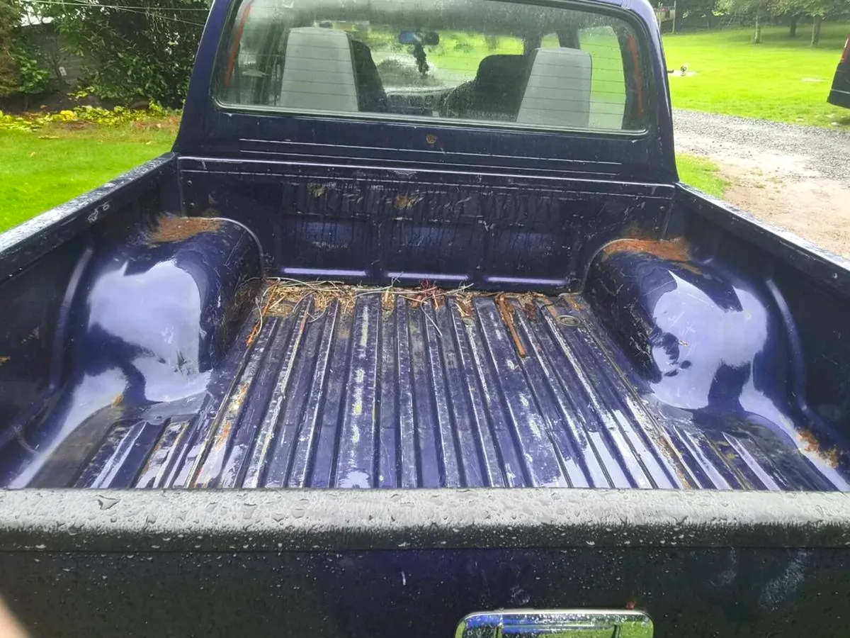 Toyota hilux - Image 4