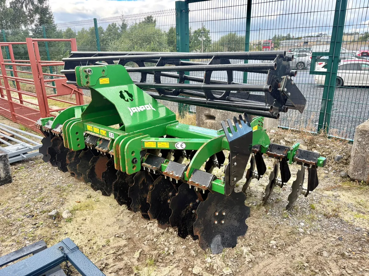 Farm Machinery Dispersal Auction Saturday - Image 4