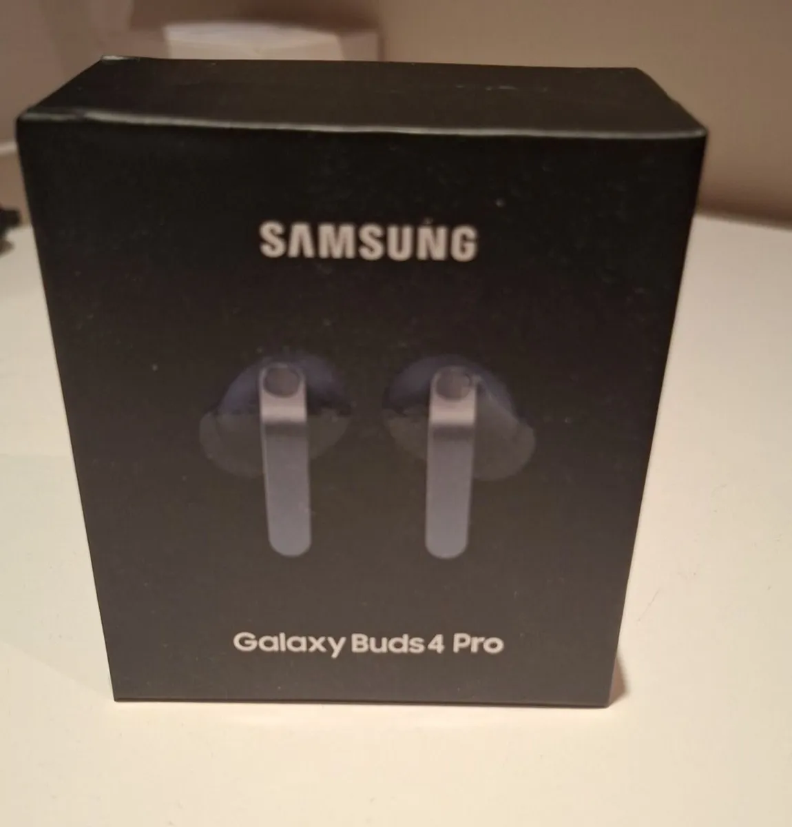 Samsung Galaxy Buds 4 Pro - Image 1