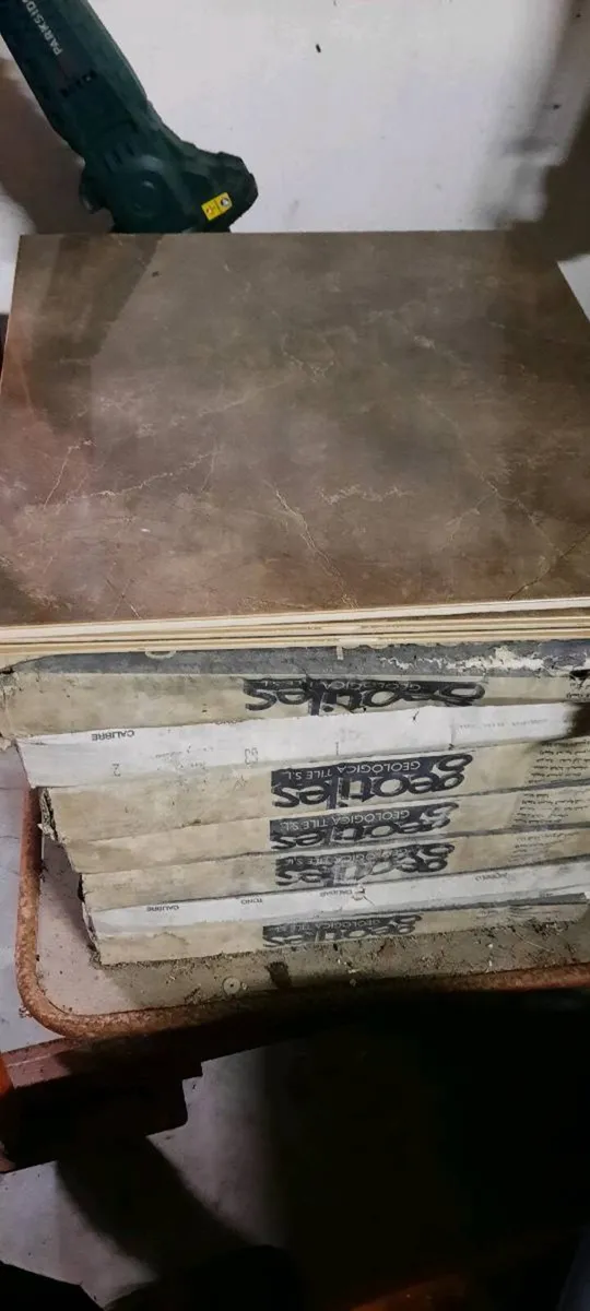 Porcelain tile