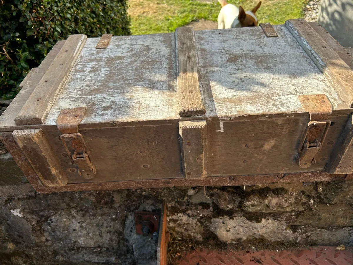 Antique ammunition box - Image 1