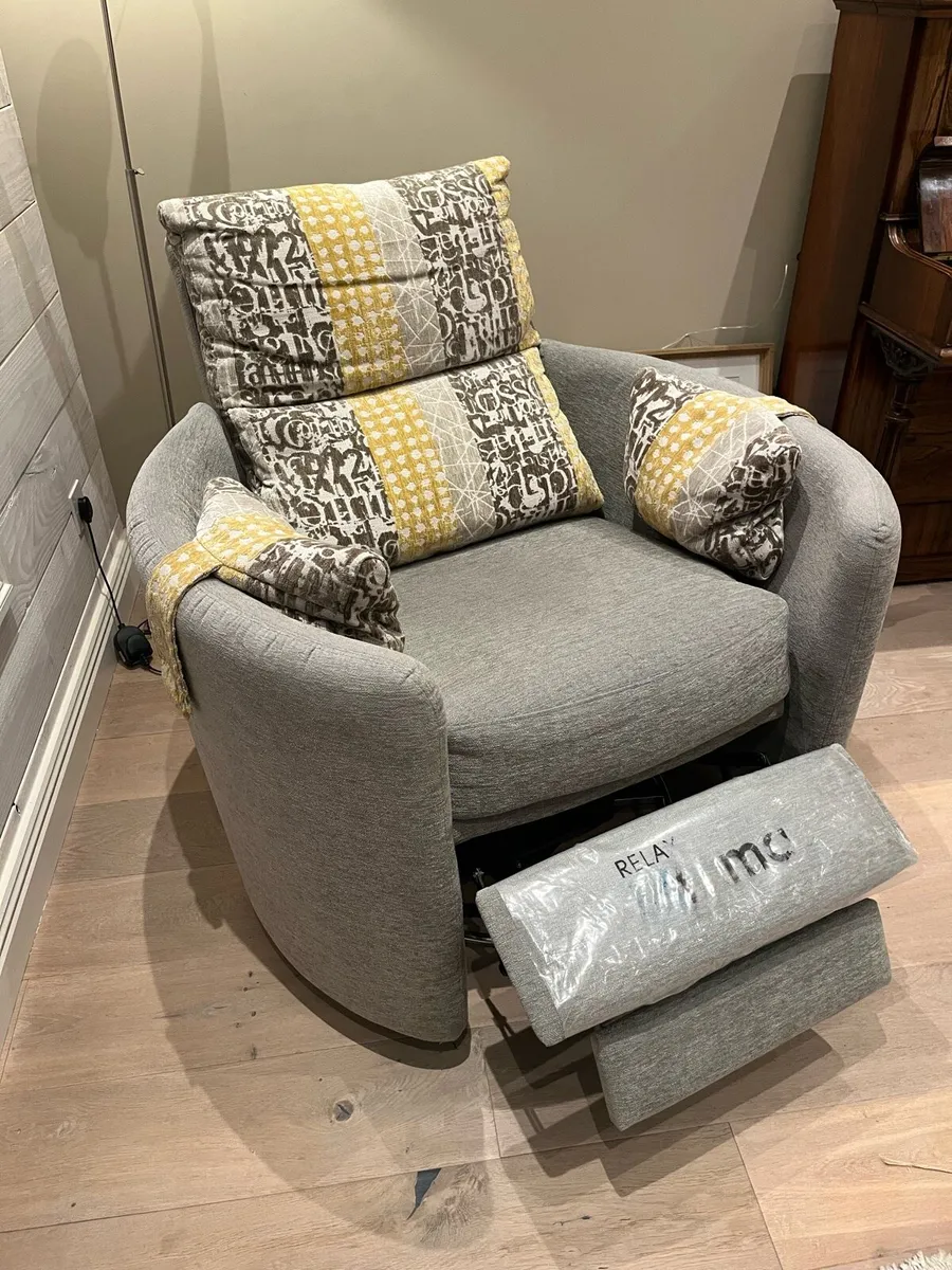 Fama recliner swivel armchair - Image 1