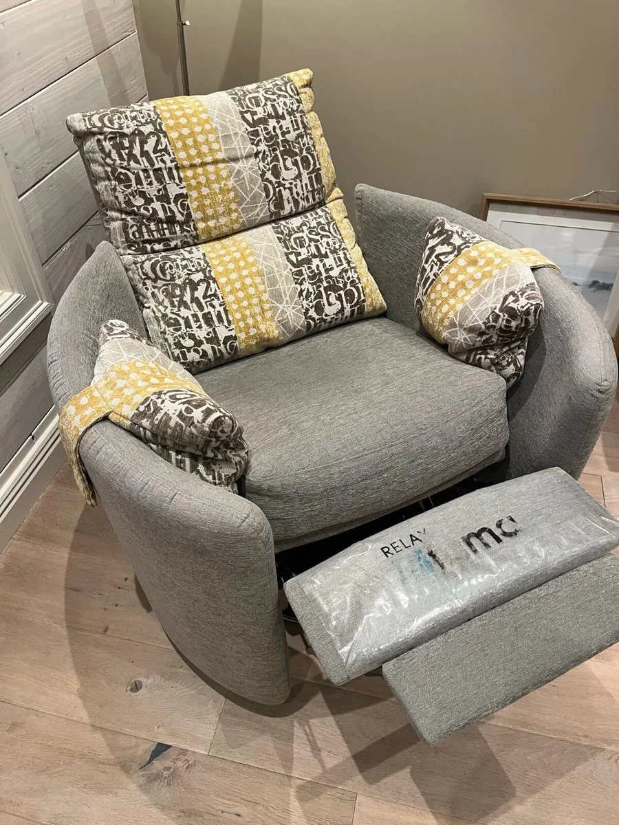 Fama recliner swivel armchair - Image 3