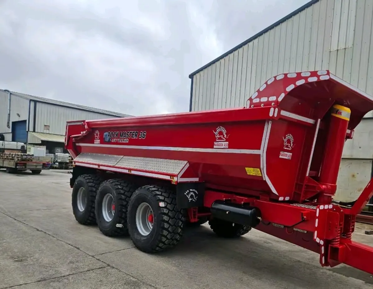 A&W dump trailer - Image 1