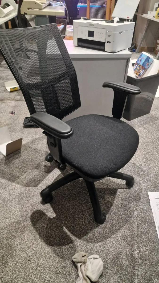 150 Office Chairs – Mesh & Fabric – Job Lot / Offi - Image 1