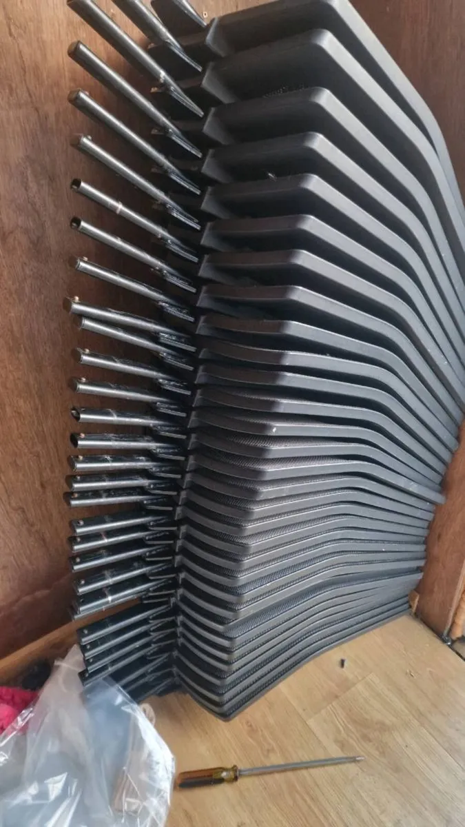 150 Office Chairs – Mesh & Fabric – Job Lot / Offi - Image 4