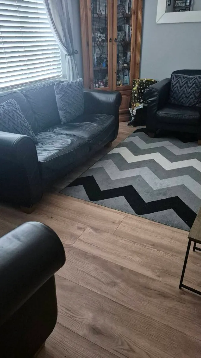 3 piece suite FREE need gone ASAP - Image 1