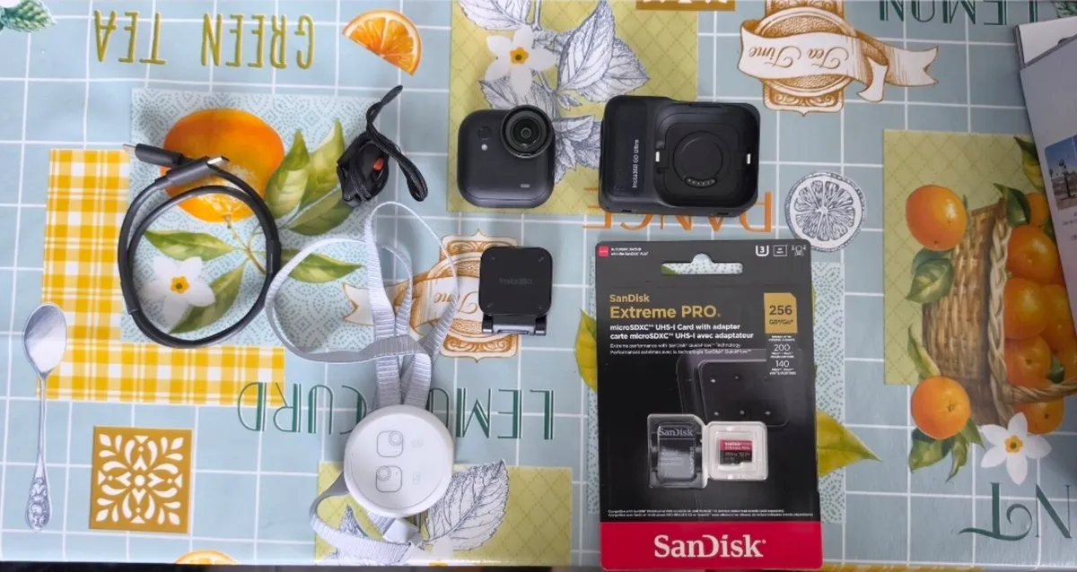 Insta360 go ultra combo bundle, ulanzi tripod - Image 3