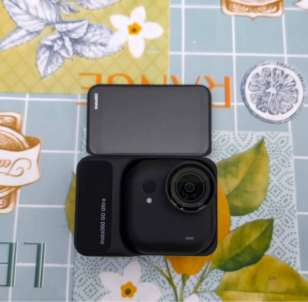 Insta360 go ultra combo bundle, ulanzi tripod - Image 4