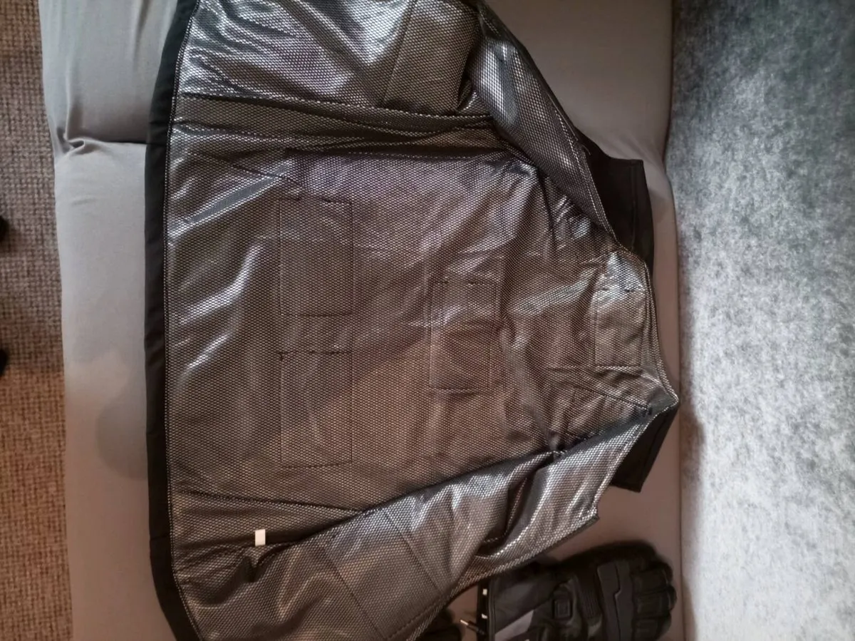 Heated Gear Bundle – iXS HEAT-ST Heated Motorcycle - Image 4