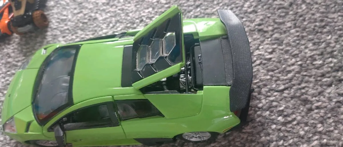 bburago murciélago like new metal car Lamborghini - Image 3