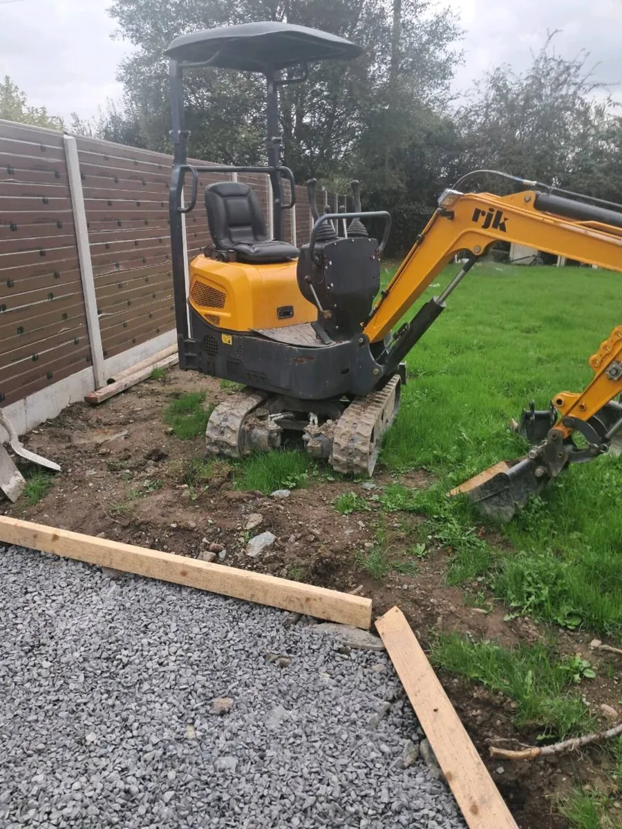 Mini digger - Image 1