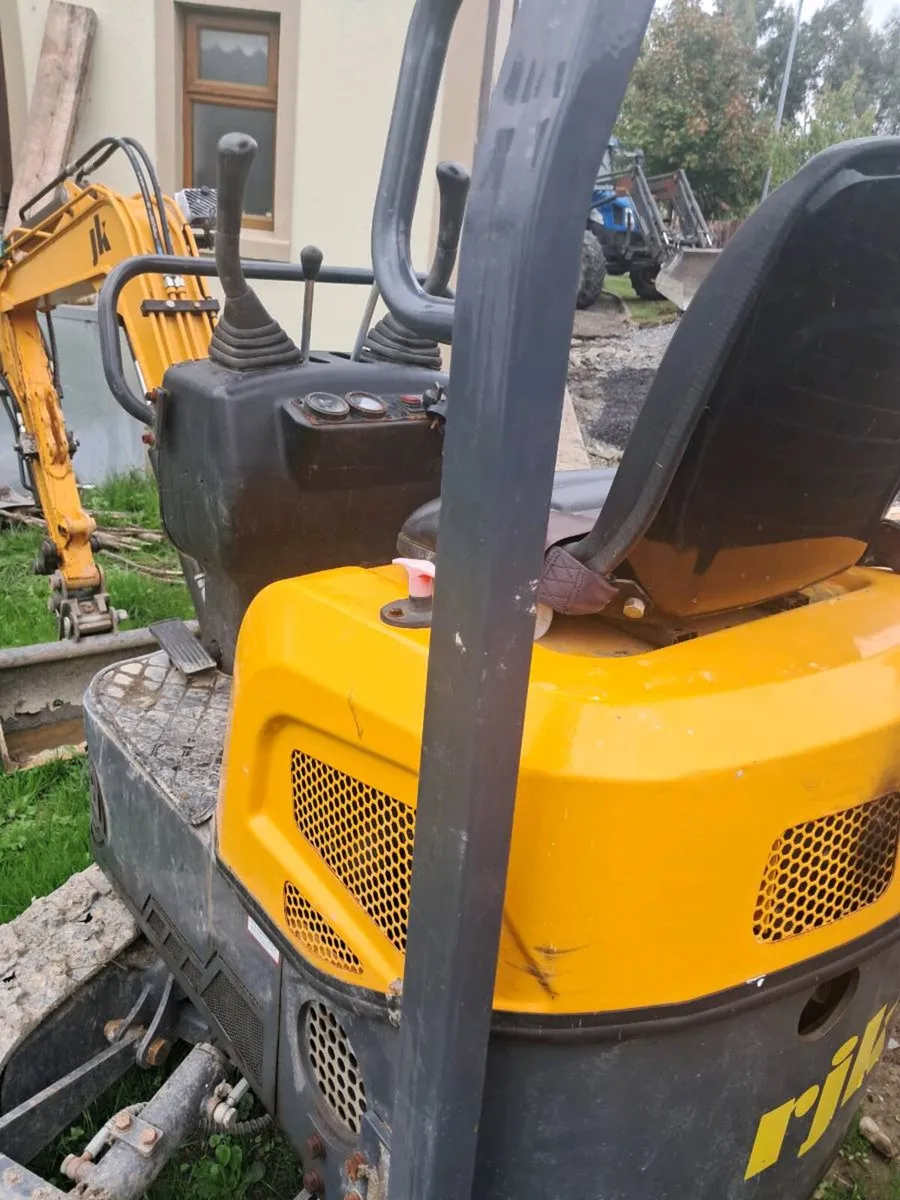Mini digger - Image 2