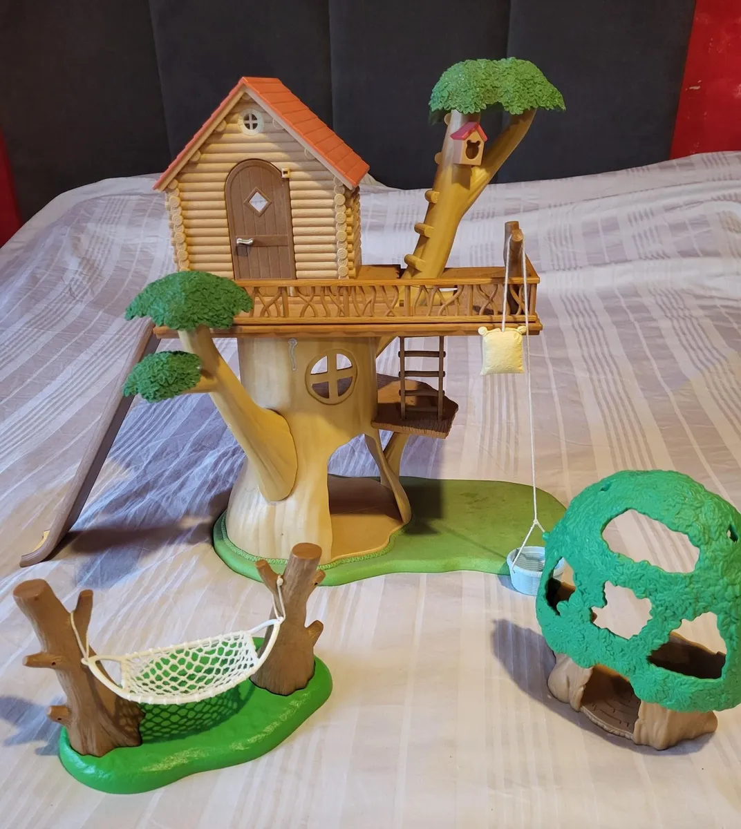 Sylvanian Tree House - Image 1