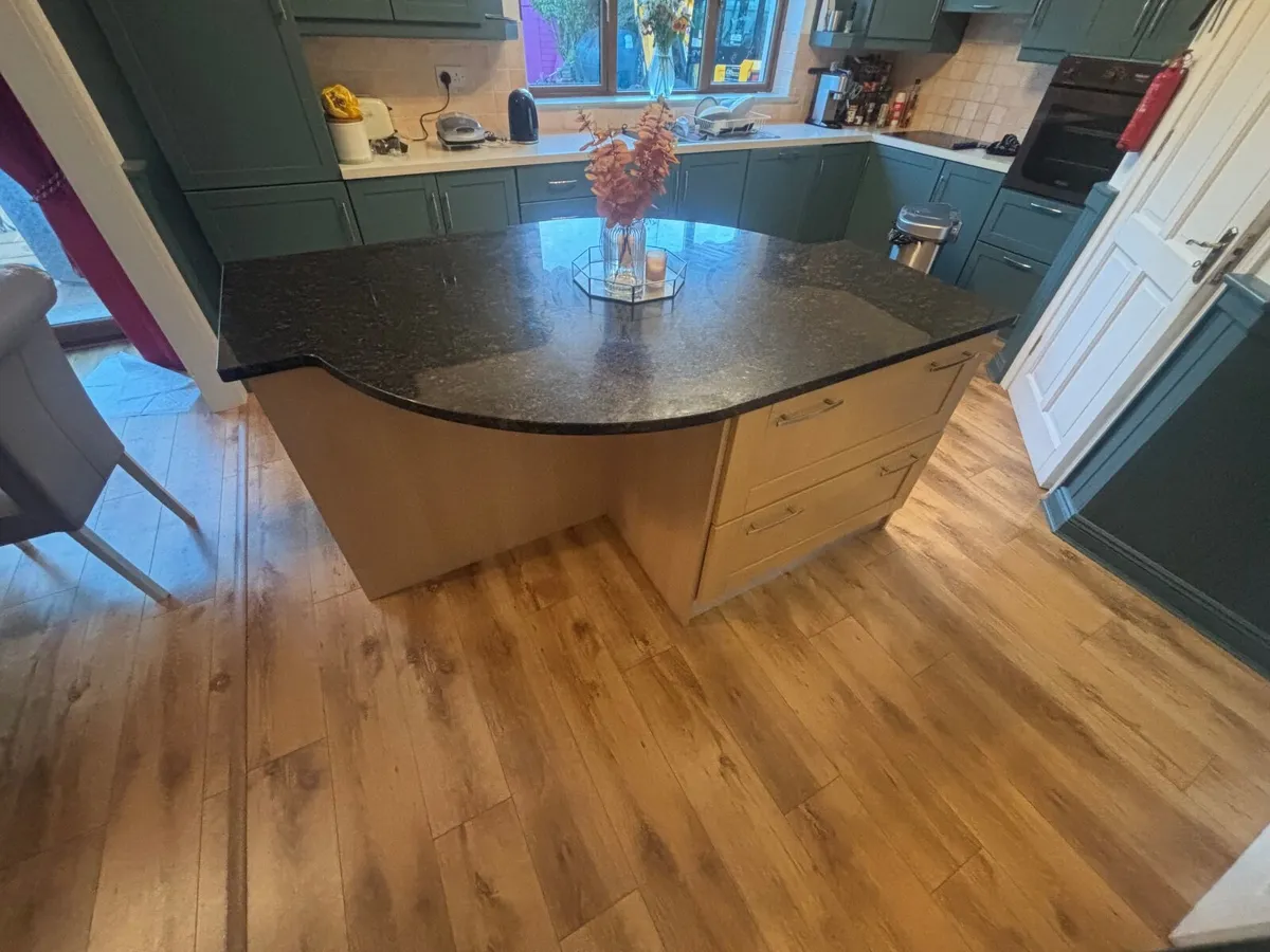Kitchen island - Image 3