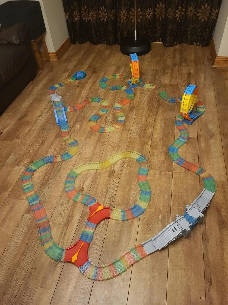 Glow Track with Double Loop - Image 1