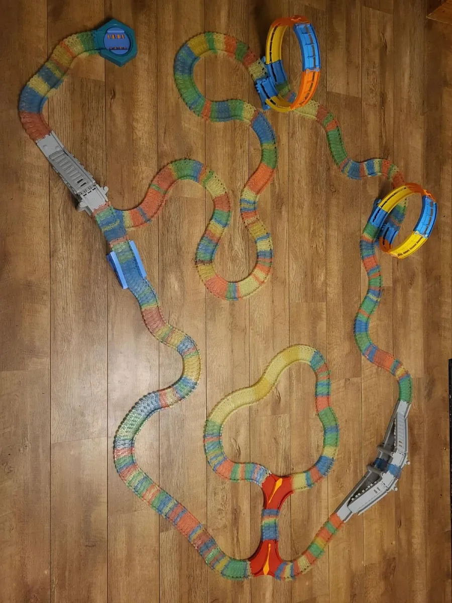 Glow Track with Double Loop - Image 2
