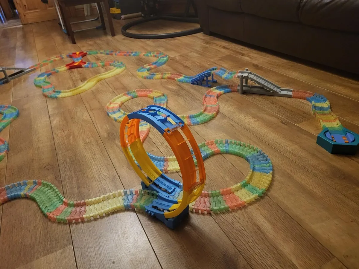 Glow Track with Double Loop - Image 4