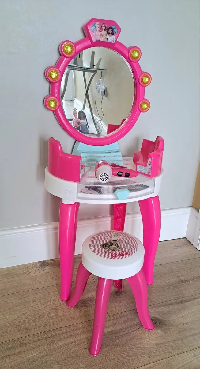 Barbie Vanity Table