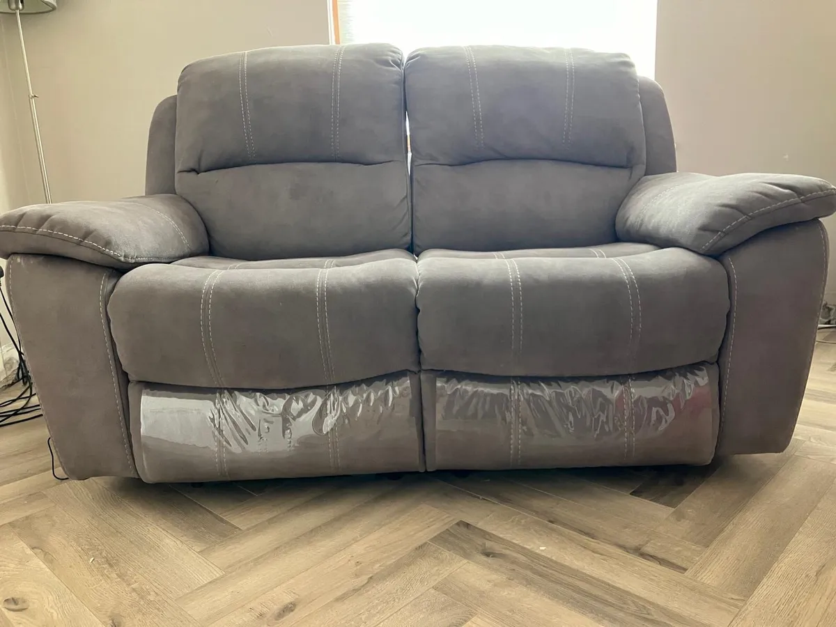 2 Seater power Recliner - Image 2
